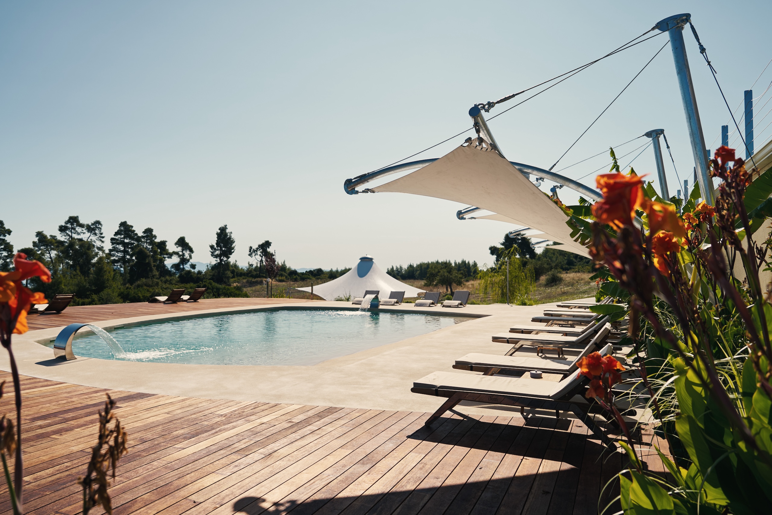 pool-miliresort-slider-3